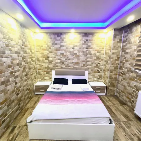 Levent Palace Rezidans Otel דירה *